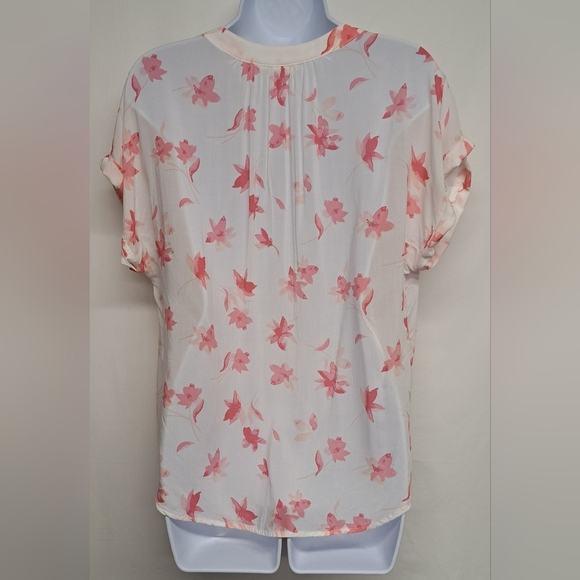 GAP Top M White Pink Coral Short Cuffed Sleeve V Neck Flowy No Stretch Fabric - Picture 3 of 5